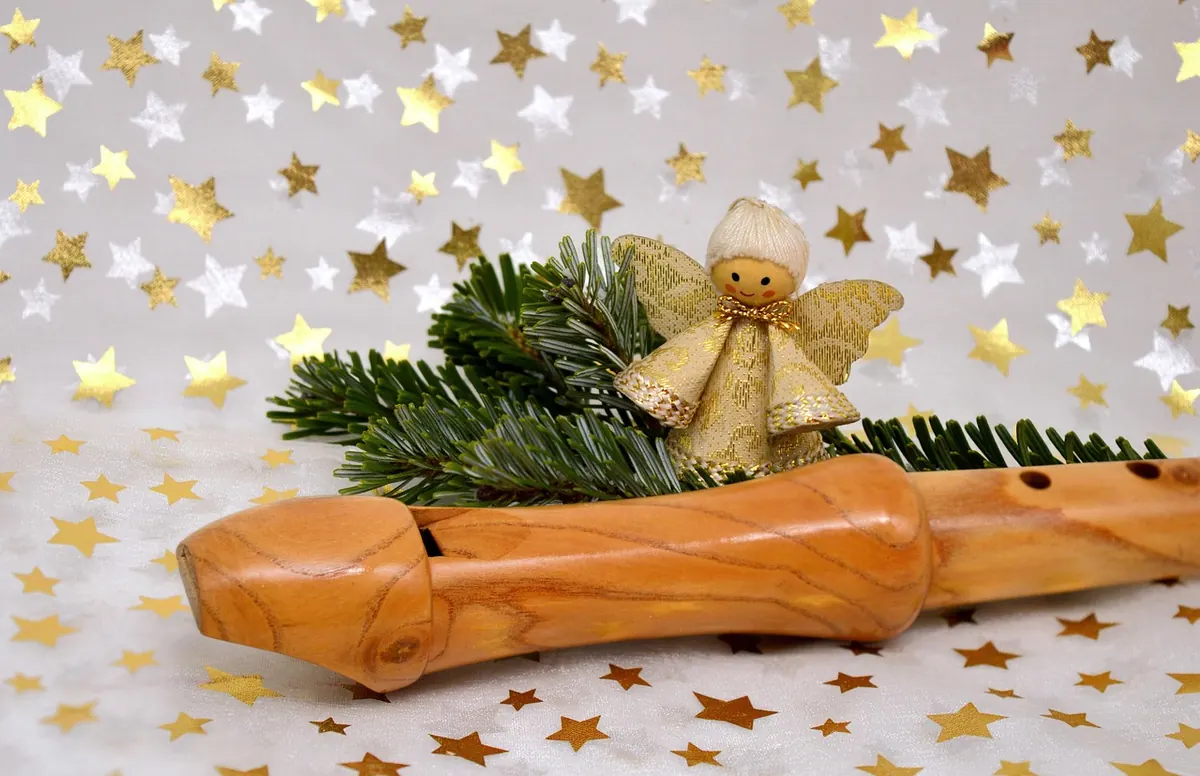 How to Host a Neighborhood Christmas Carol Night: A Church Checklist